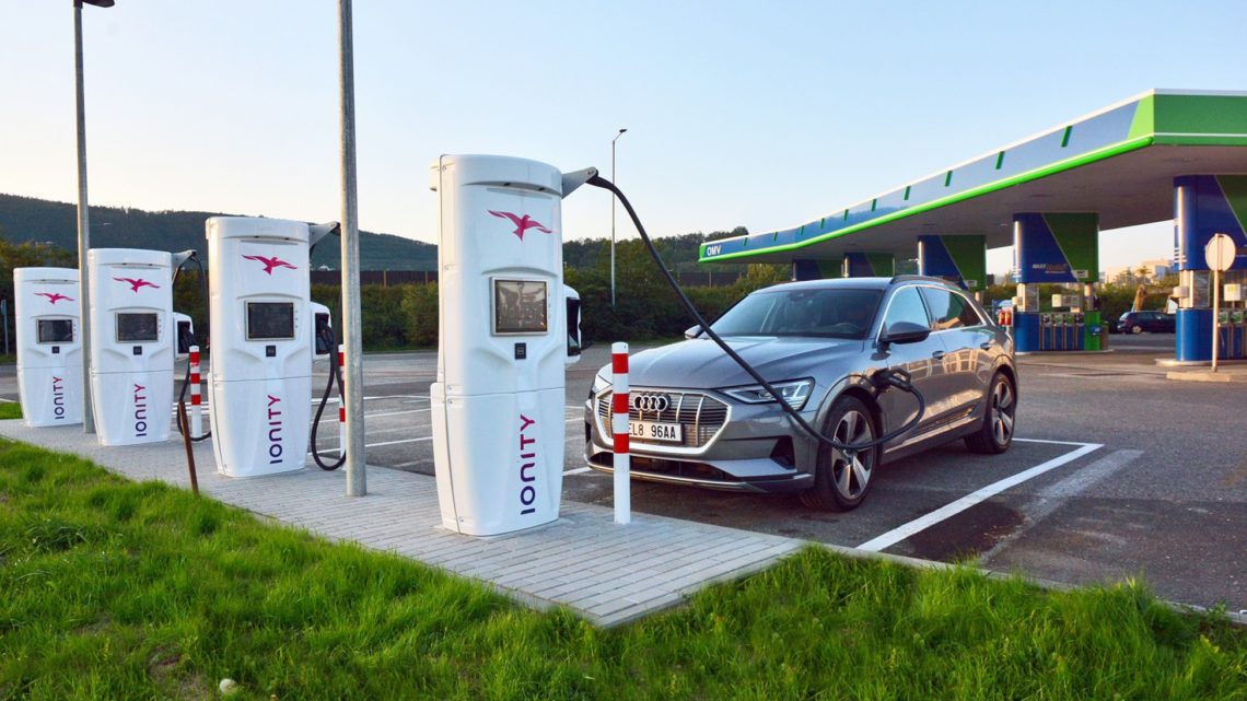 OMV a IONITY společně otevřou první stanici pro elektromobily v ČR OMV a IONITY společně otevřou první stanici pro elektromobily v ČR